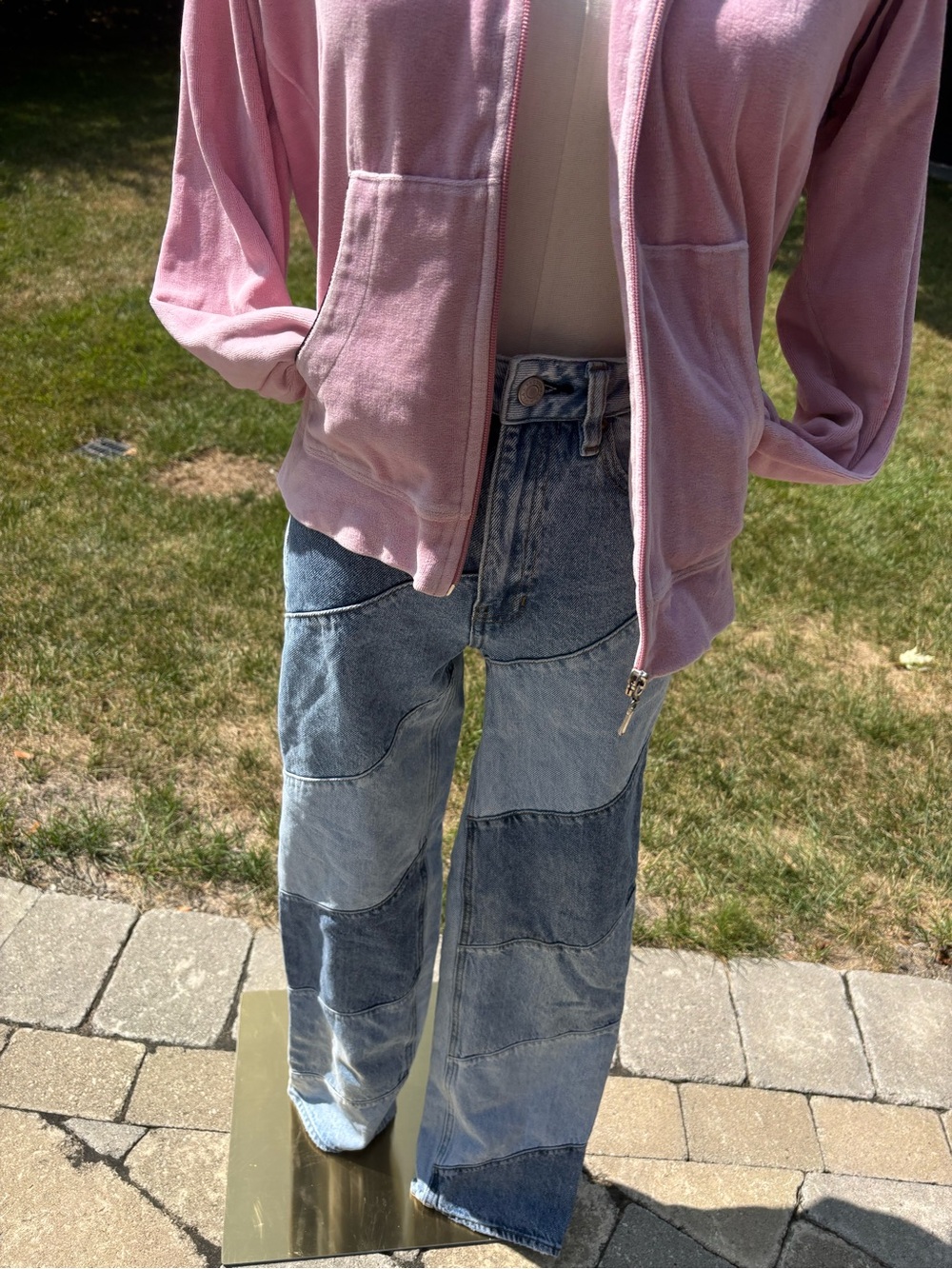 Two-Tone Patchwork Jeans - Picture 3 of 8